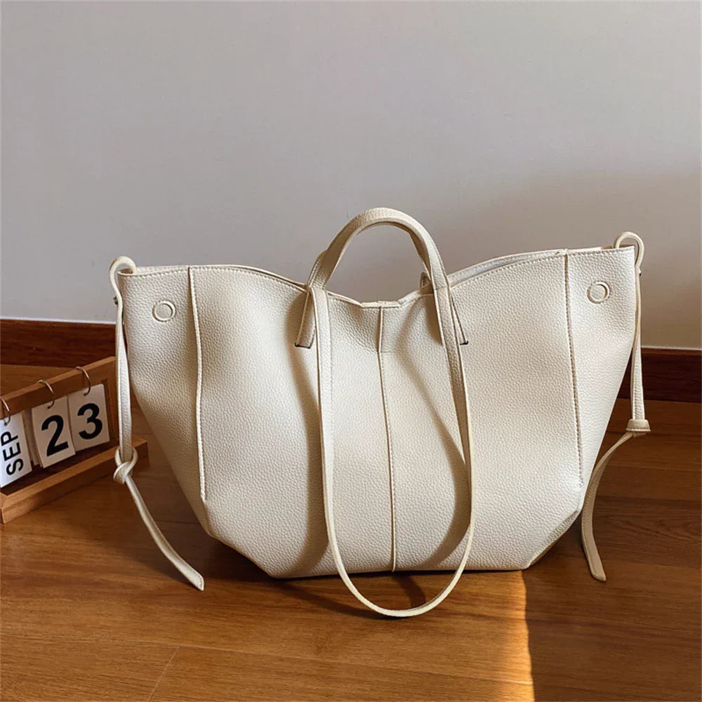 Large Maíra Tote Bag