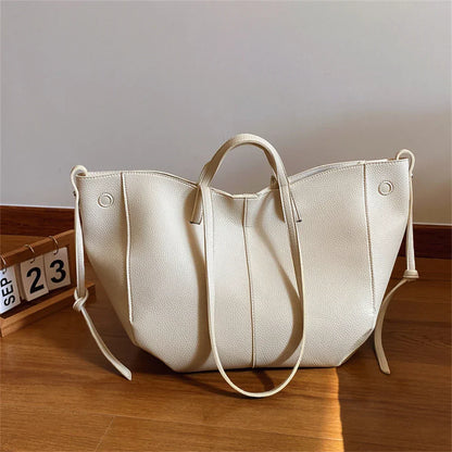 Large Maíra Tote Bag