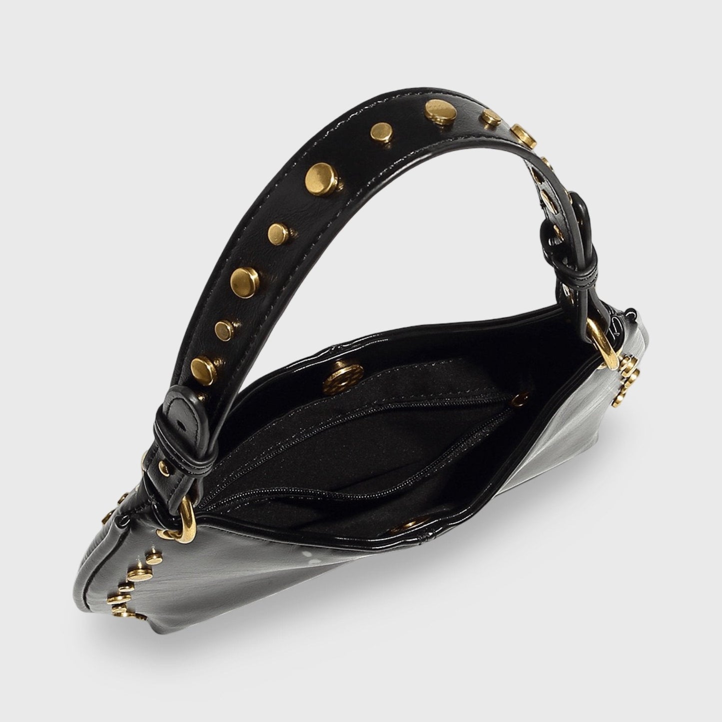 Claudia Tasche mit Golddetails