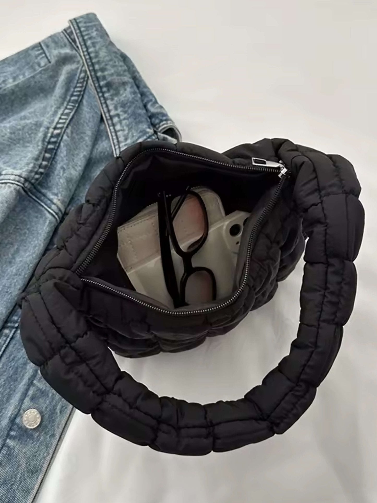 Wolkige Puffer-Tasche